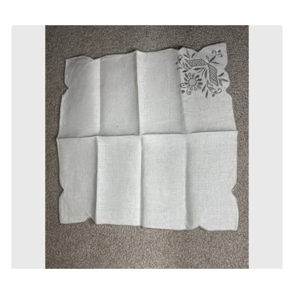 Set of 6 Vintage White Linen Napkins Hand Embroidered Scalloped Edge Whitework
